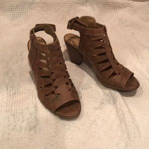 Naturalized Heeled Tan Sandals